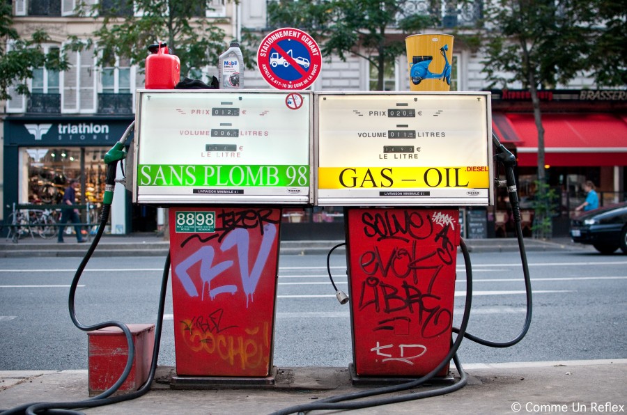 Une des dernières pompes à essence indépendante de Paris DSC_2835