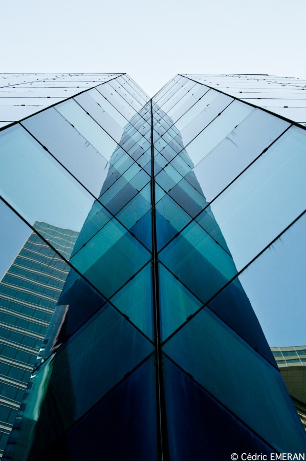 Building 19 – Comme Un Reflex